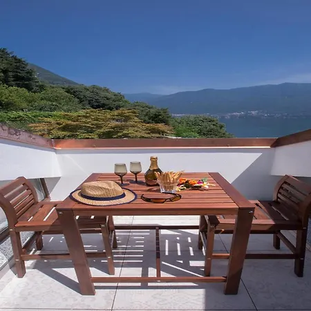 Sleeps 10 Pool Air Con