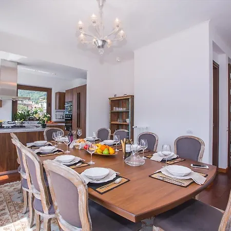 Sleeps 10 Pool Air Con Villa Moltrasio