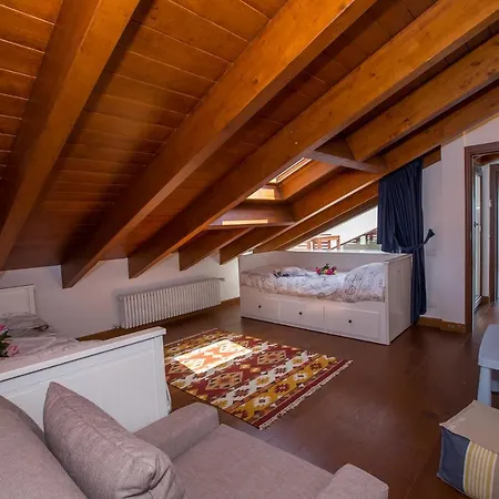 Sleeps 10 Pool Air Con Villa