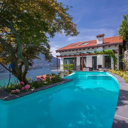 Sleeps 10 Pool Air Con Villa