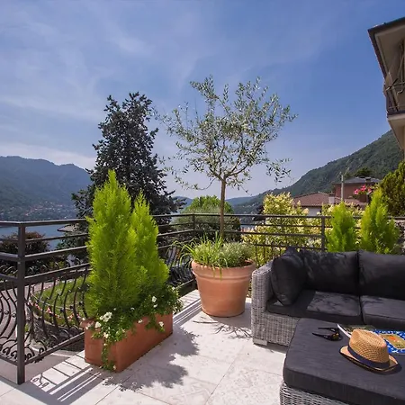 Sleeps 10 Pool Air Con