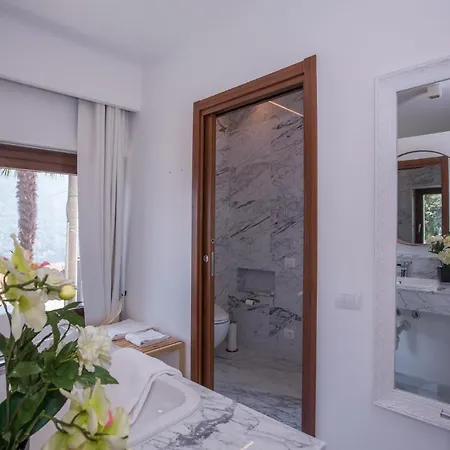 Villa Sleeps 10 Pool Air Con Moltrasio